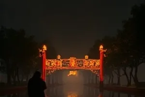 云上牧场纪录片封面，高原牧群与远处雪山